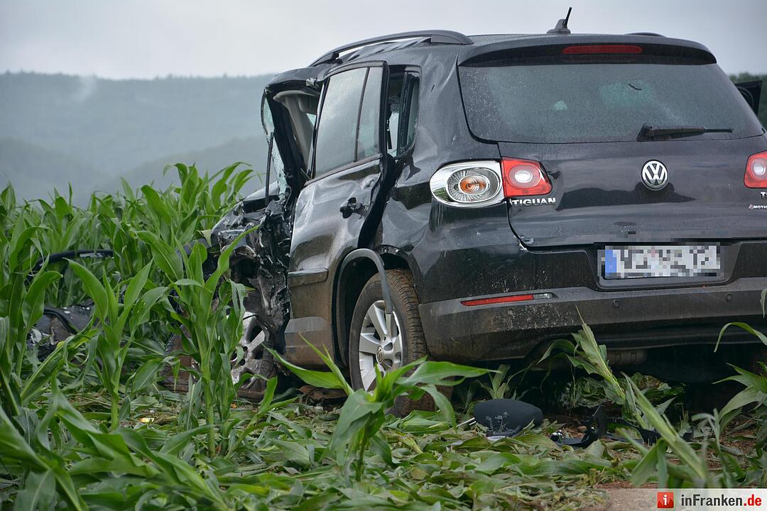 Ein Toter und zwei Schwerverletzte bei Vorfahrtsunfall