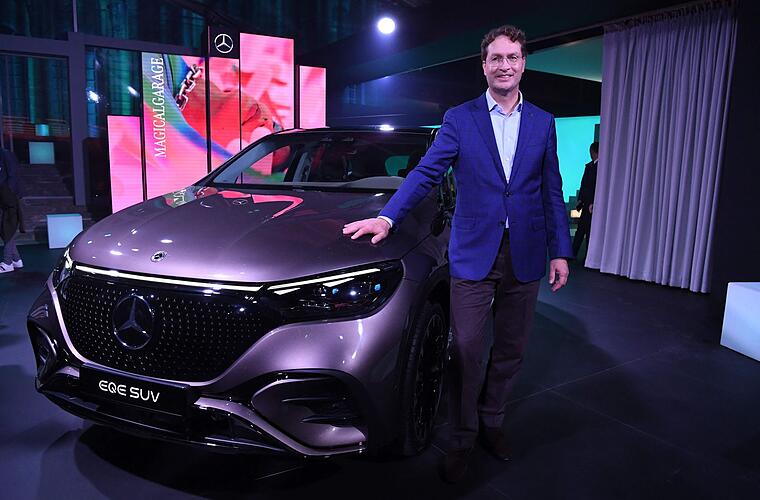 Pariser Autosalon: Alternative Antriebe und Vernetzung