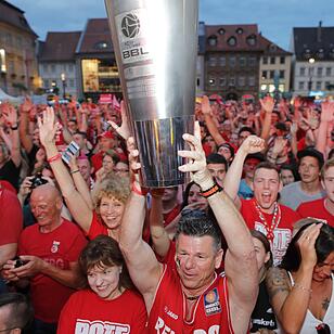 Brose Bamberg: Die Meisterfeier am Bamberger Maxplatz