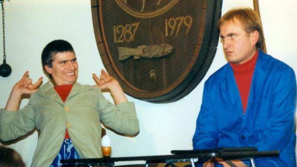 Bamberger Kleinkunstgeschichte schrieb Mäc Härder als Mitglied des legendären TBC-Trios (hier mit Helmut Vondran). Foto: privat
