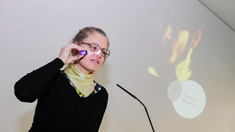Schatten haben schon immer Künstlerinnen und Künstler inspiriert. Am Samstag auch die jungen Studierenden an der Bamberger Kinder-Uni.  Foto: Matthias Hoch