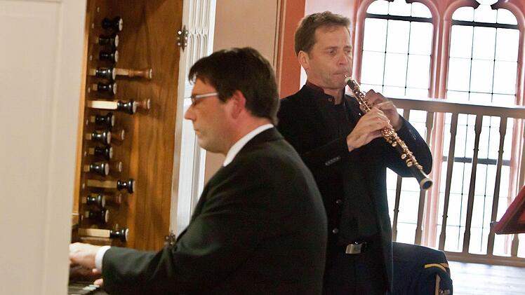 Markus Heunisch an der ORgel und Bernhard Forster (Oboe und Englisch Horn) gestalteten eine Abendmusik in St. Georg. Foto: Jochen Berger