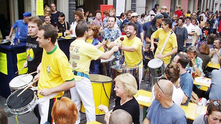 Das Austraßenfest früher. Foto: Archiv Ronald Rinklef