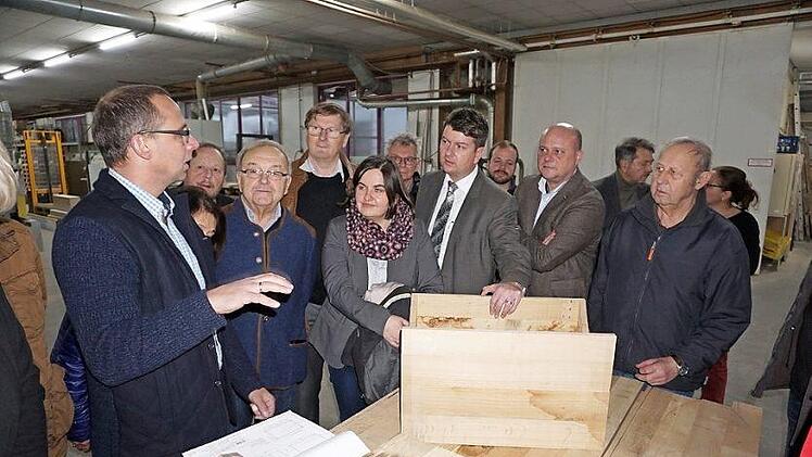 Betriebsbesichtigung bei der Firma Werner Objekteinrichtungen durch die CSA (Christlich Soziale Arbeitnehmer Union).  Foto: Marion Eckert