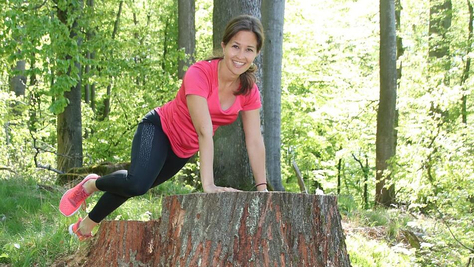Zwei bis drei Mal pro Woche sollten Lauftraining und ein kleines Workout praktiziert werden, um effektiv zu wirken. Foto: Matthias Einwag