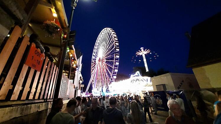 Erlangen Bergkirchweih 2023 Riesenrad dunkel