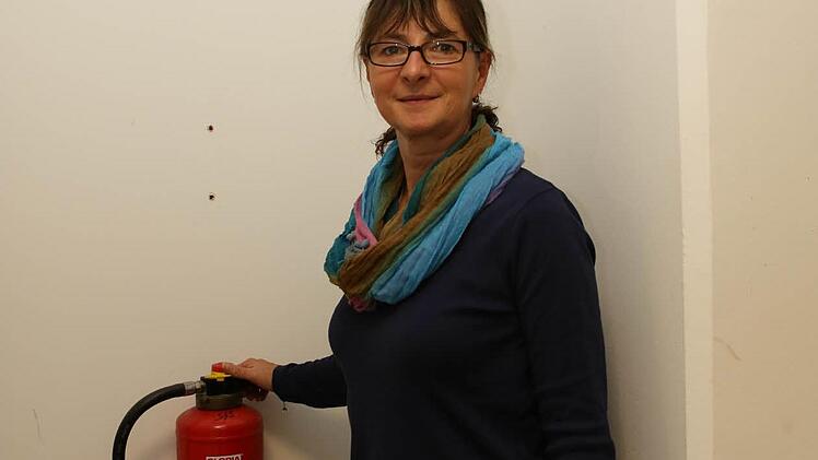Sogar die Feuerlöscher hat Manuela Liebscher tiefer anbringen lassen.