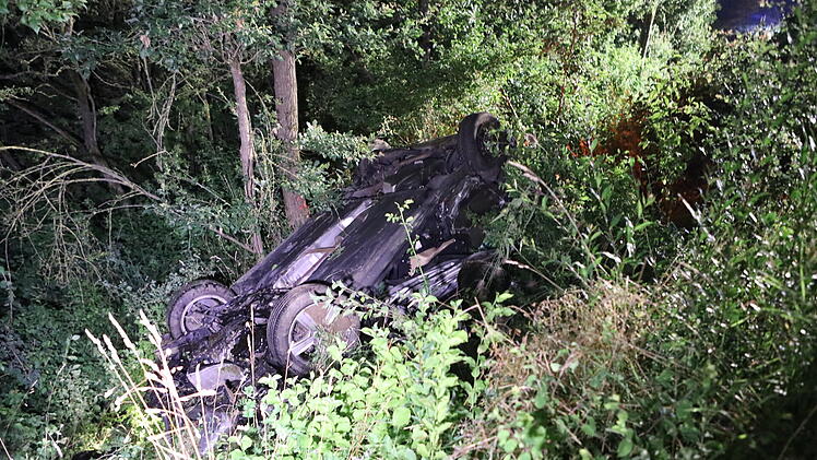 Schwerer Autounfall auf A3 bei Altdorf