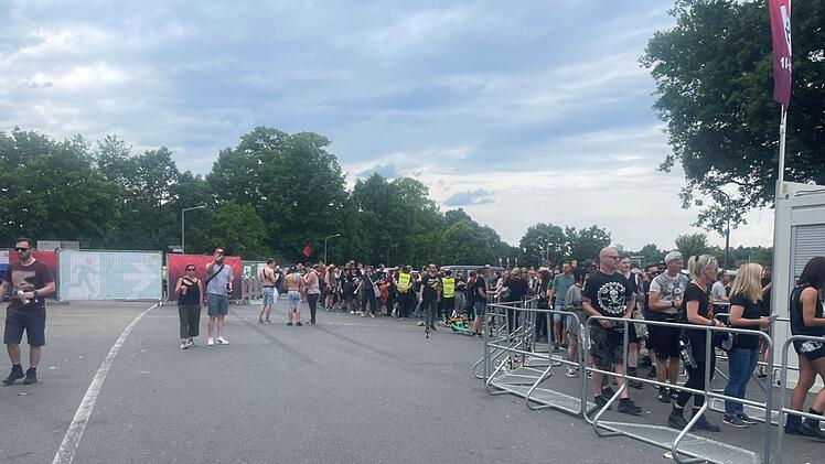 Rock im Park 2022: 2,5 Stunden Warteschlange vor dem Festival-Einlass