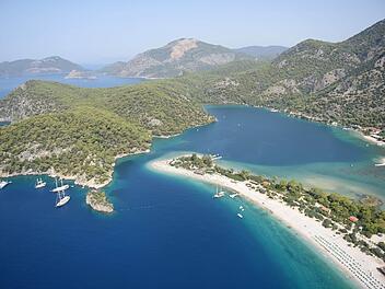 Hafenstadt Fethiye an der T&uuml;rkischen Rivier