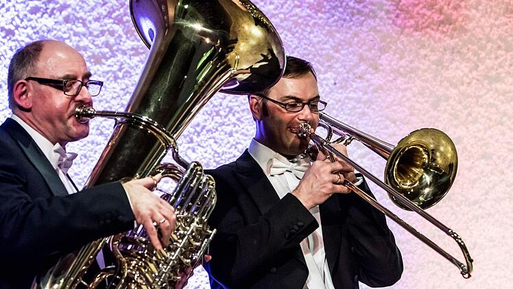 Harmonic Brass begeistert beim Neujahrskonzer im Rathaussaal Rödental.Foto: Jochen Berger