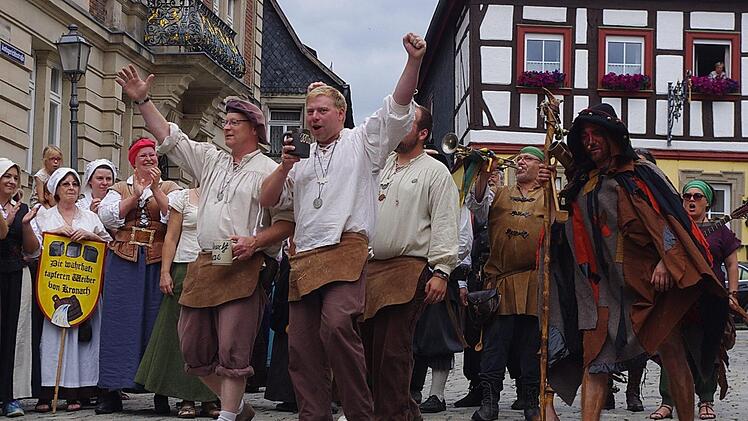 Siegessicher stellten sich die Teilnehmer vor dem Wettkampf vor. Foto: Heike Sch&uuml;lein