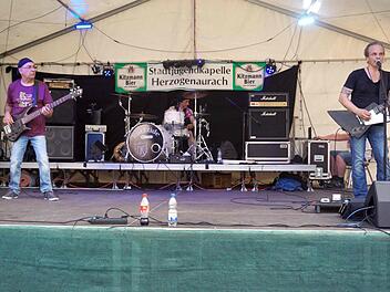 Abschiedskonzert der Band Rocktide mit Carlos Graca Alberto Parmigiani und Stephan Schumak