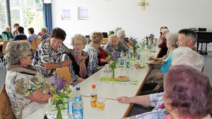 Bei den Treffen der Heroldsbacher Senioren ist die Stimmung meist fröhlich.  Foto: Carmen Schwind