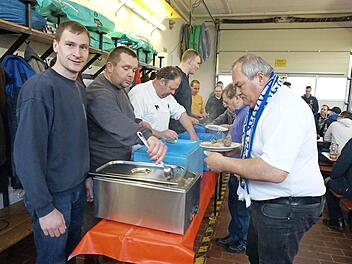 Die fränkischen Spezialitäten waren heiß begehrt. Foto: Richard Sänger