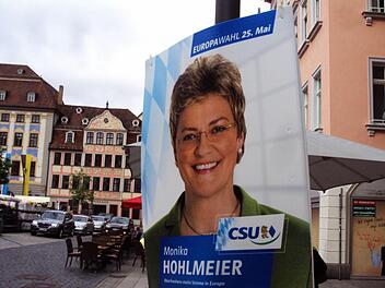Mit der Europaabgeordneten Monika Hohlmeier warb die CSU am Coburger Marktplatz.Foto: Jochen Berger