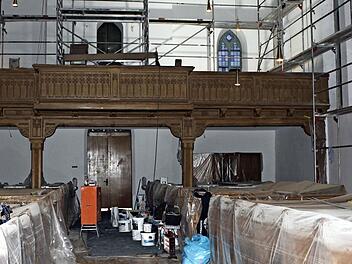 Die katholische Pfarrkirche St. Jakobus ist derzeit eine einzige Baustelle. Die Orgel befindet sich seit Monaten beim Orgelbauer.  Foto: Michael Wunder