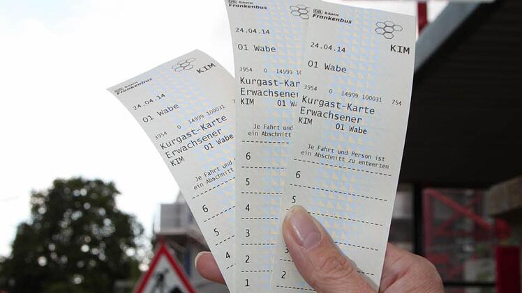 Eine Baustelle ist vom Tisch: Die Sechser-Karten, mit denen die Stadtverwaltung Busfahrten für Kurgäste zwischen Stadt und Staatsbad finanziell unterstützte, braucht es nun nicht mehr. Foto: Ulrike Müller