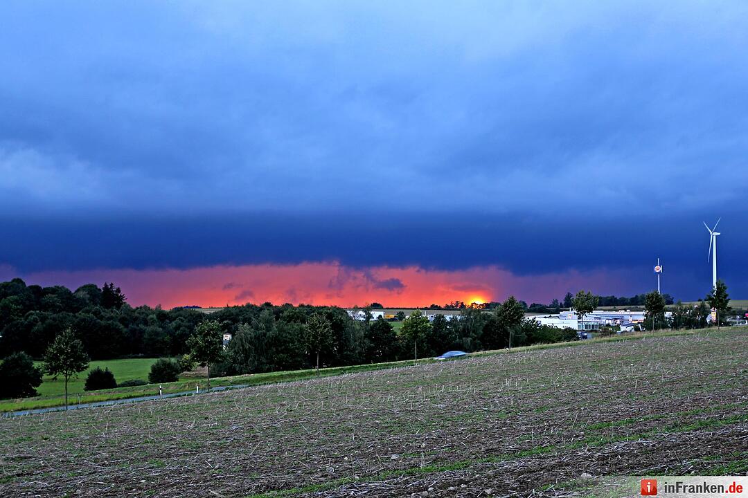 Gewitterfront über Bamberg und Umgebung