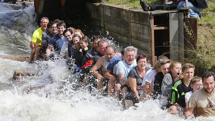 Die Abschlussfahrt des diesjährigen Voloprojekts wurde zu einem nassen und rasanten Vergnügen. Foto: Matthias Hoch