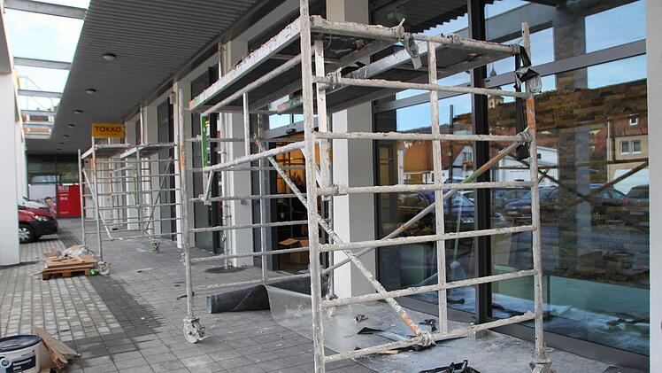 Überall wird noch gewerkelt.