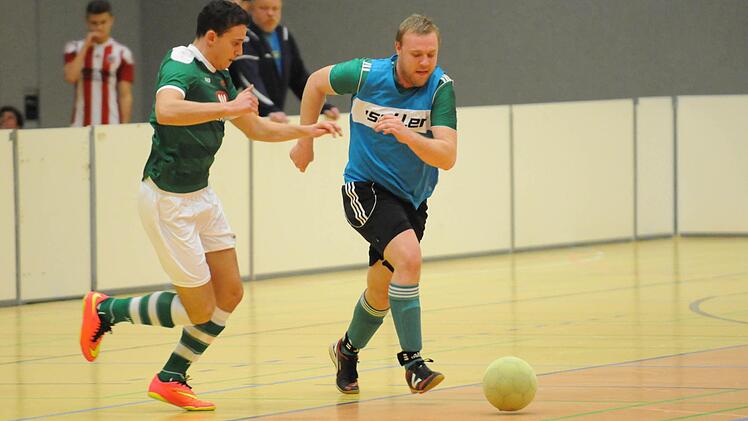 Unser Bild stammt aus der Begegnung der SG Euerdorf/Elfershausen II (dunkle Hosen) gegen Tuerniersieger FC 05 Schweinfurt II. Foto: ssp