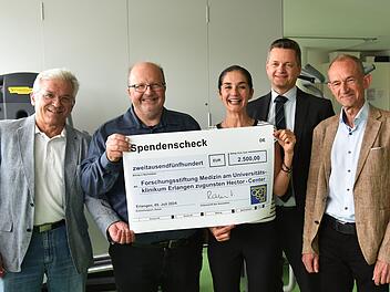 Hector-Center der Uniklinik Erlangen erh&auml;lt Spende f&uuml;r gesundheitsf&ouml;rdernde Bewegung