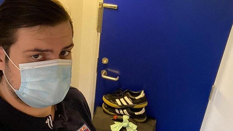Die Koffer umsonst gepackt. René Ingram muss vorerst im Hotel in Dänemark bleiben.  Selfie: René Ingram