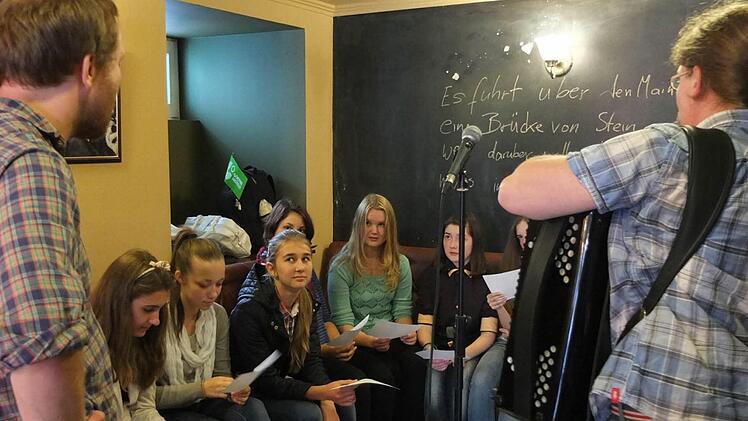 Ende September waren die Musiker von "Gankino Circus" auf Einladung des Goethe-Instituts in Kiew, um dort am "Tag der europäischen Sprachen" mitzuwirken. Am 23. Oktober treten die Musiker in Haßfurt auf im Gewölbekeller der Stadthalle auf.