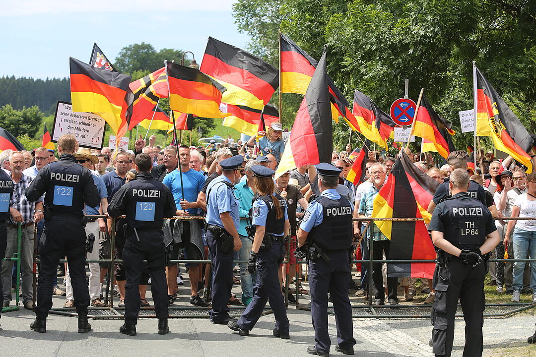Höcke demonstriert in Mödlareuth im Landkreis Hof
