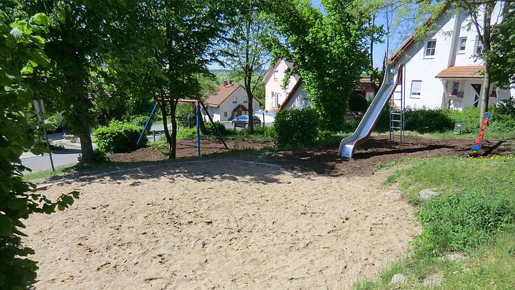 Handlungsbedarf sieht der Bau- und Umweltausschuss am Spielplatz in Reuth. Dieser soll durch ein neues Spielgerät attraktiver gestaltet werden. K.- H. Hofmann