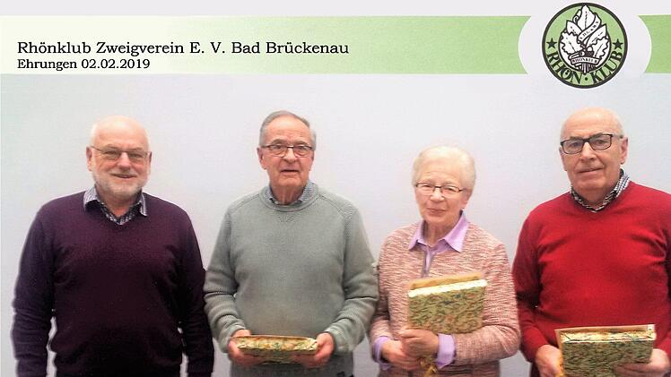 Ehrungen standen  beim Rhönklub-Zweigverein Bad Brückenau an (von links): Günther Wischer, Josef Dernbach, Rita Dernbach und Roman Koberstein   Foto: Gudrun Friedrich-Kleine