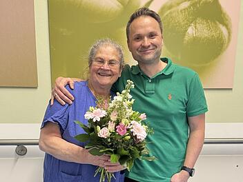 Würzburg: Karin (80) arbeitet weiter als Krankenschwester