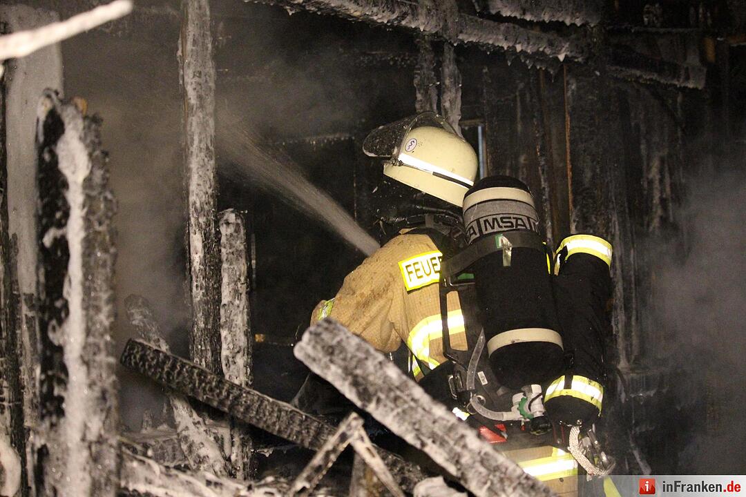 Zwei Gartenhäuser brennen in Bayreuth nieder
