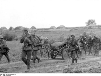 Sommer 1942: Soldaten der Wehrmacht an der Ostfront  Foto: Bundesarchiv