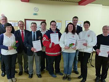 Die Hauptversammlung der BRK-Bereitschaft war Anlass, den ehrenamtlichen Mitarbeitern zu danken und auch einige zu ehren. Foto: Lothar Weidner