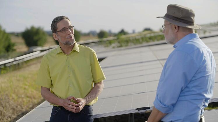 Professor Volker Quaschning (links) erklärt Harald Lesch, dass in Deutschland das klare Bekenntnis zu Energiewende fehle.