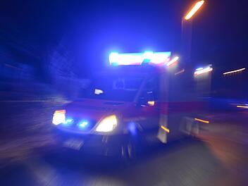 Bei einem Unfall in Oberfranken verlor am Dienstagabend ein Mann sein Leben. Symbolfoto: Ronald Rinklef