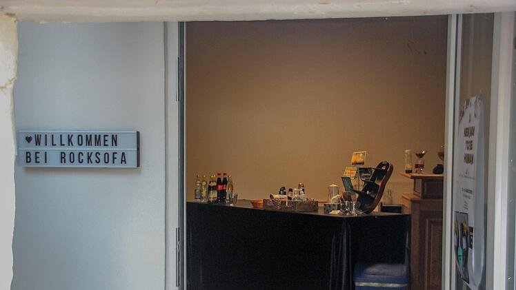 ...finden beim komplett spendenfinanzierten Sendelbacher Rocksofa statt.