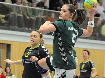 Zu stark für Marktleugast: Lisa Wenzke (im Bild) gelangen gegen die Oberfranken zehn Treffer. Foto: Hopf