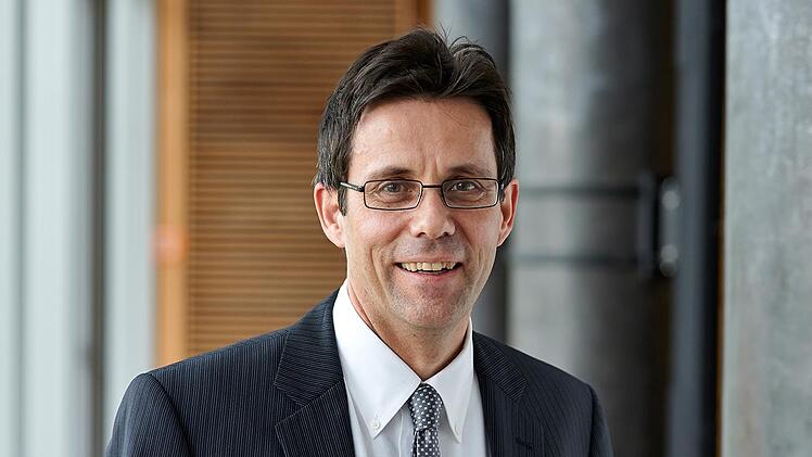 Philipp Epple, Laborleiter und Professor an der Hochschule Coburg