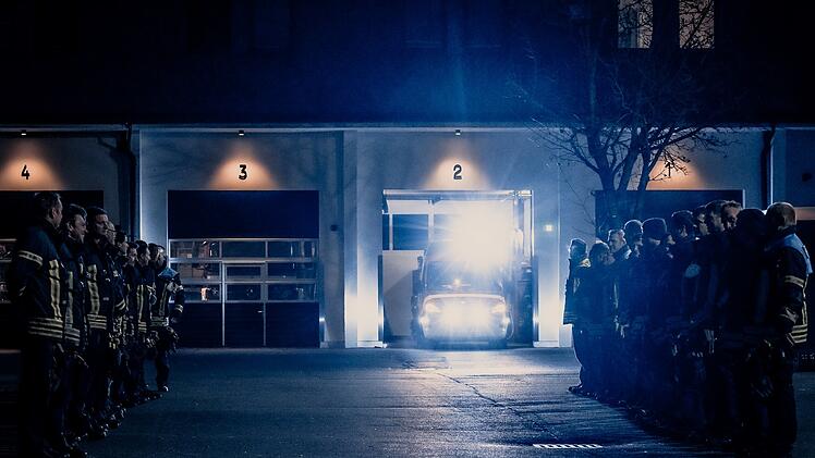 Erlangen: Feuerwehrmann wird mit besonderer Aktion verabschiedet