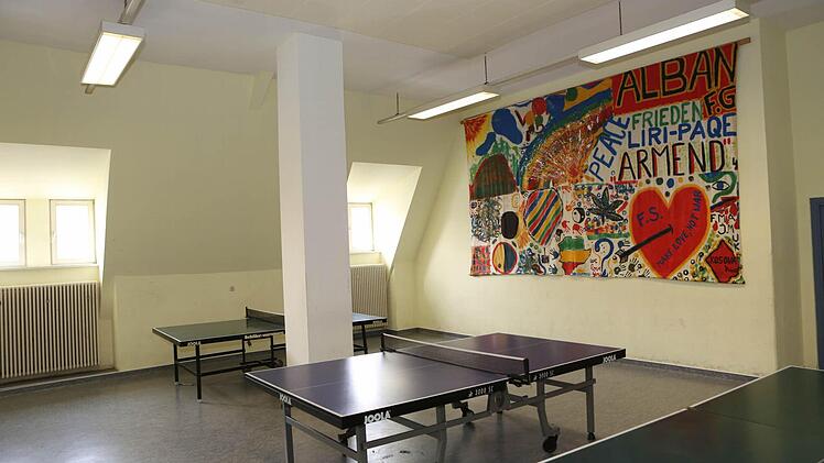 Blick in den provisorischen Sportraum der JVA im Dachgeschoss.