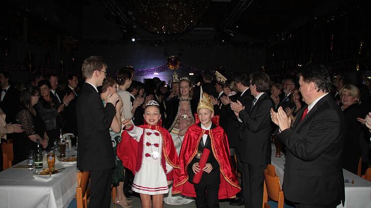 Der Einzug der Aktiven. Foto: Jürgen Gärtner