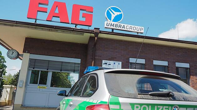 Bei einer Explosion im Schaeffler-Werk in Eltmann (Landkreis Ha&szlig;berge) wurden mehrere Menschen schwer verletzt. Ein Mann erlag nun seinen Verletzungen. Foto: Ronald Rinklef