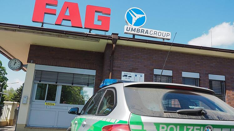 Bei einer Explosion im Schaeffler-Werk in Eltmann (Landkreis Haßberge) wurden mehrere Menschen schwer verletzt. Ein Mann erlag nun seinen Verletzungen. Foto: Ronald Rinklef