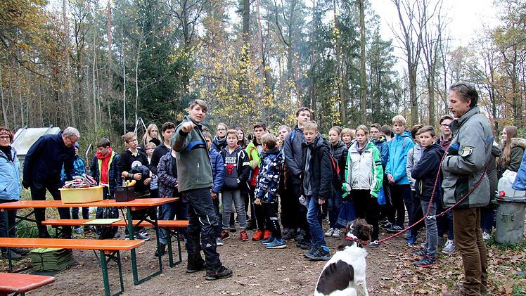 Realschüler bei der Waldarbeit Richard Sänger