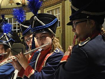 Mit einem bunten Strauß ansprechender Melodien rund um Frankenland und Burgenland zeigte das Jugendmusikkorps der Stadt Bad Kissingen, was sie mit der Partnerstadt in Österreich verbindet. Fotos: Peter Klopf