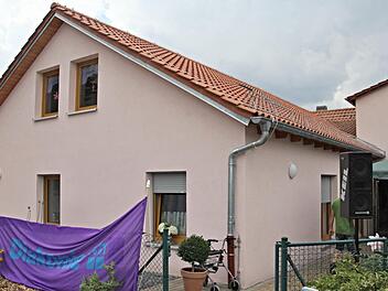 Gut gelungen ist der Anbau, der sich der bisherigen Einrichtung gut anfügt und in dem sechs weitere Pflegeplätze zur Verfügung stehen, sodass das Haus nun über eine Kapazität von 18 Plätzen verfügt. Foto: Helmut Will