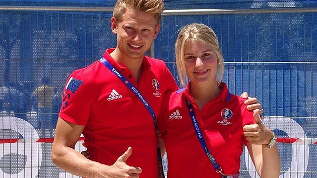 Felix Reuther als Volunteer in Arbeitskleidung mit seiner Kollegin Janne Fotos: Felix Reuther